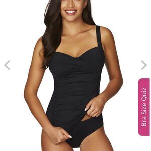 Sea Level Essentials Twist Front multi fit  Singlet Top - Black Size 10